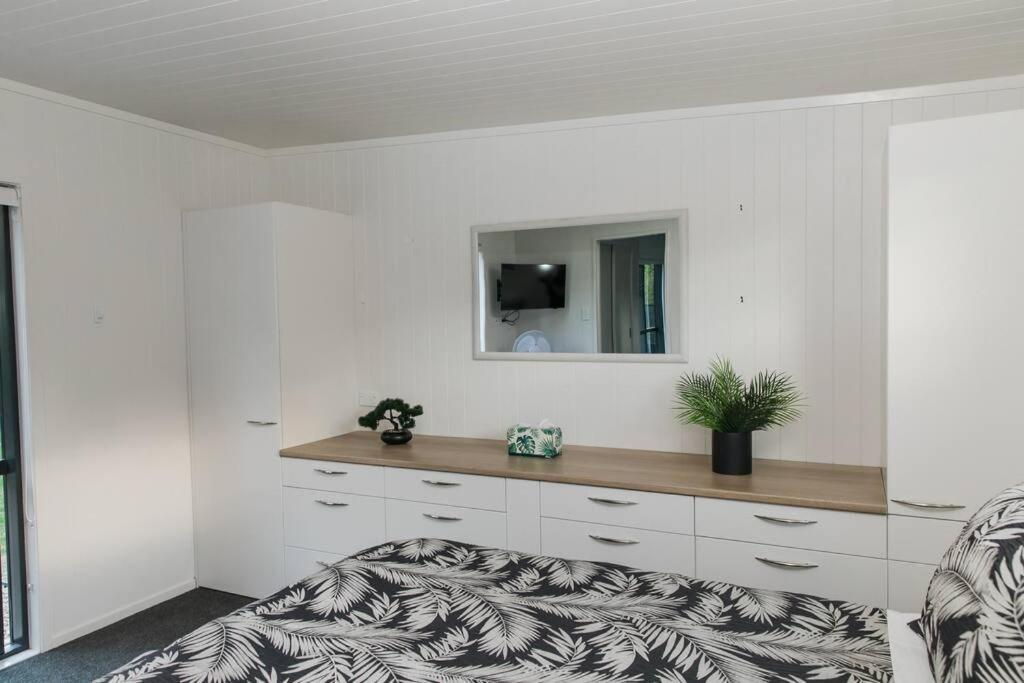 Bombay Hills Modern Retreat Apartment Auckland Ngoại thất bức ảnh