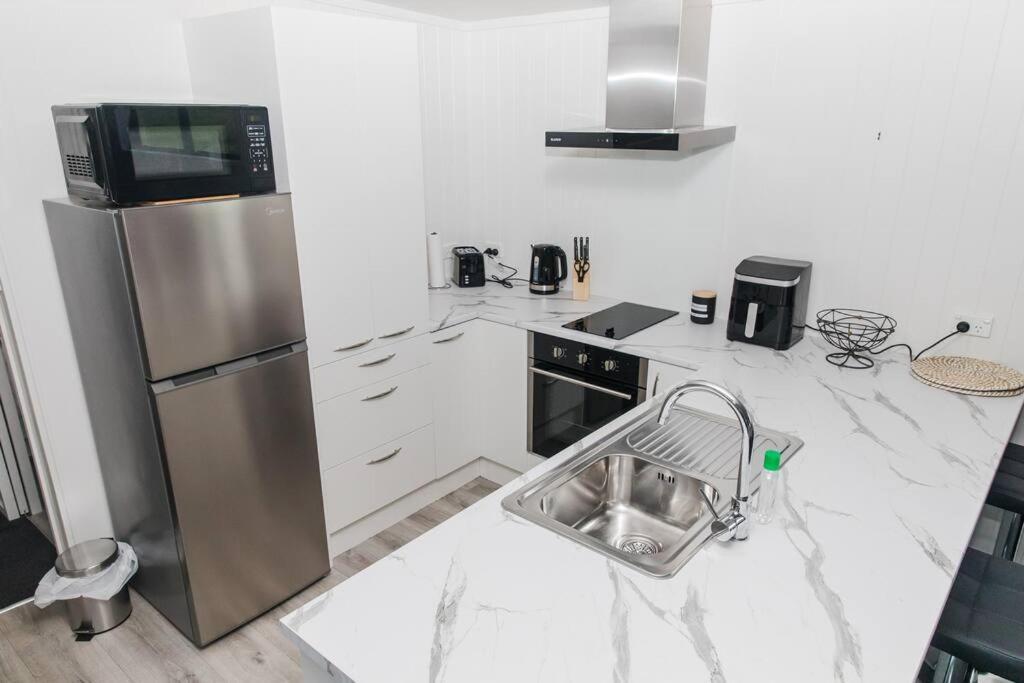 Bombay Hills Modern Retreat Apartment Auckland Ngoại thất bức ảnh